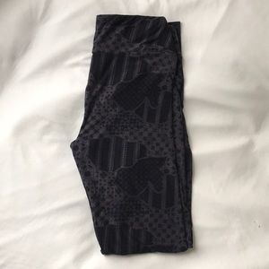 LulaRoe black and gray pattern leggings